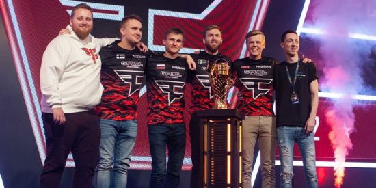 TCL电竞嘉年华带你体验厦门S赛巅峰对决